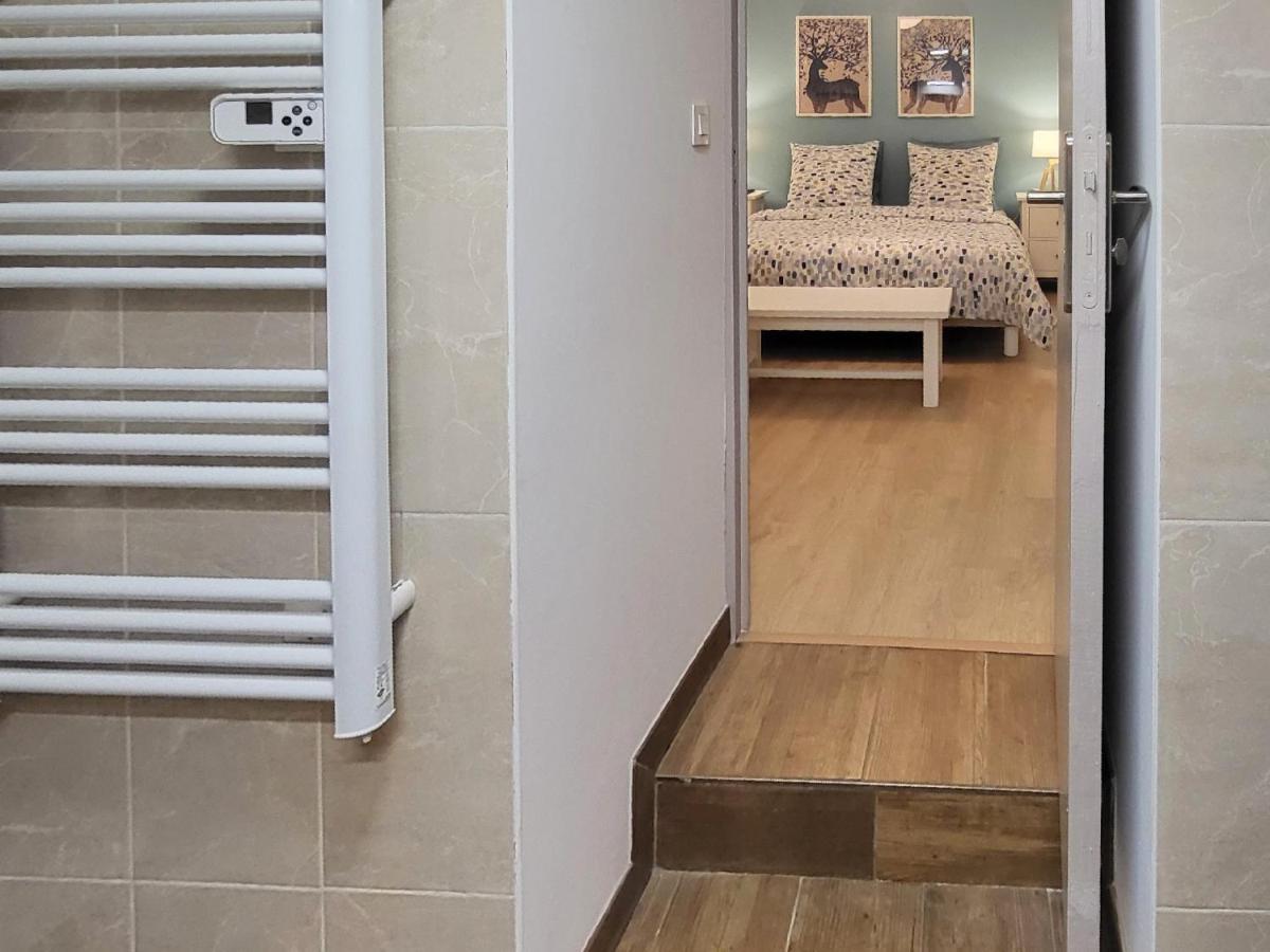 סן-קלוד Appartement 1 Chambre, Cuisine, Coin Salon, Salle De Bain מראה חיצוני תמונה